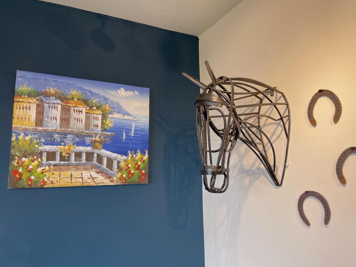 Breeze And Waves Hostel Jinning Екстер'єр фото
